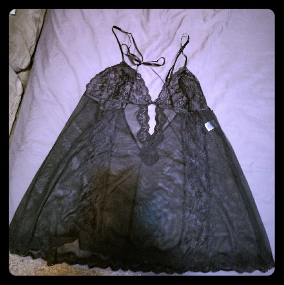 Sheer baby doll with lace detailing
